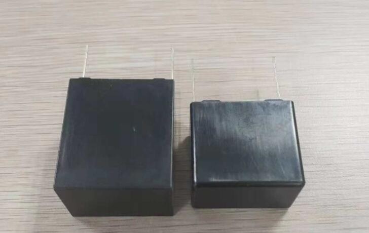 高耐温金属化薄膜车载电容器(125°C)